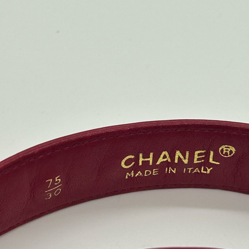 CHANEL Vintage Gold Chain Red Leather Belt NEW CONDITION - Picture 6 of 8